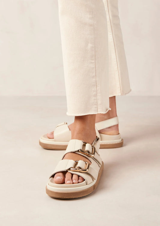 GIA - STILVOLL FOOT SANDALEN