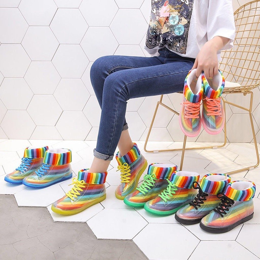 Regenbogen - warme und wasserfeste Damen-Boots